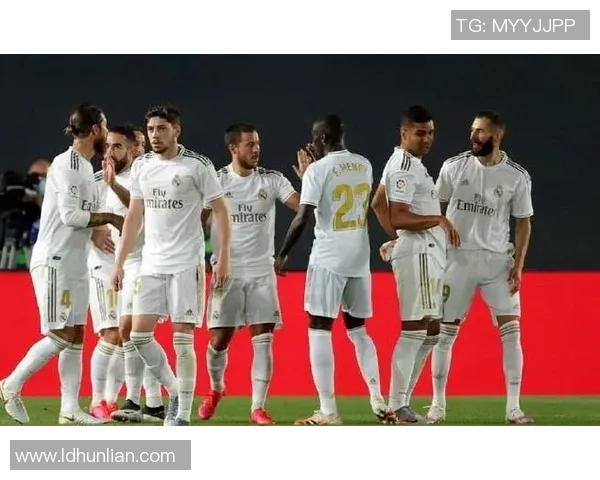 成都足球队以62分稳居锦标赛积分榜首位争夺冠军希望依然强烈 成都足球队以62分稳居锦标赛积分榜首位争夺冠军希望依然强烈