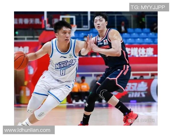 成都足球队以76分领跑冠军赛积分榜展现强劲实力和夺冠希望 成都足球队以76分领跑冠军赛积分榜展现强劲实力和夺冠希望