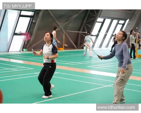 羽毛球的魅力:深入广州羽毛球队的速度与技巧探讨 羽毛球的魅力:深入广州羽毛球队的速度与技巧探讨