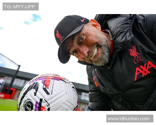 足球明星的真实面貌揭示了他们的老实与真诚之心